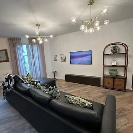 Apartment 76m2 Renove Au Coeur Du Marais Paris